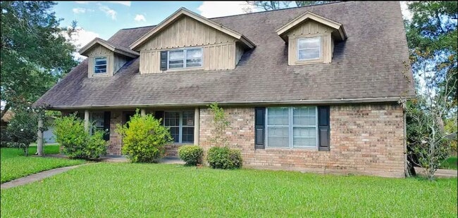 Building Photo - 2800 Country Club Dr Rental