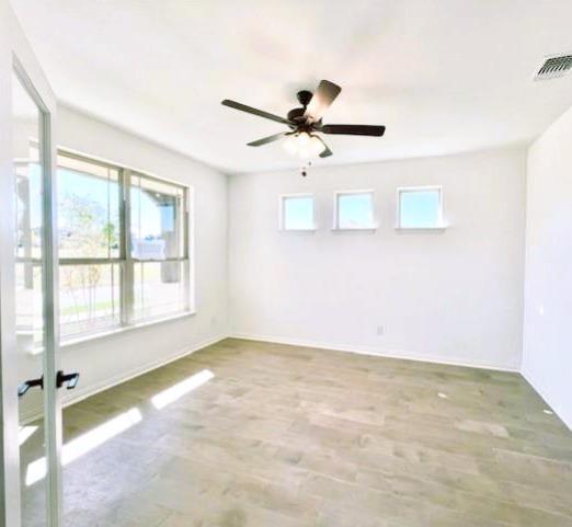 Photo - 608 Breeze Hollow Ln