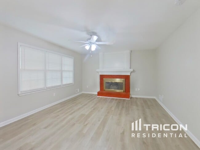 Photo - 3560 Erdly Ln