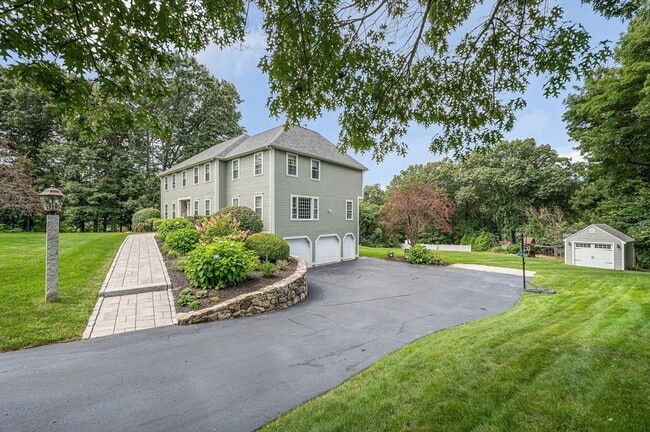 Photo - 4 Nashoba Dr