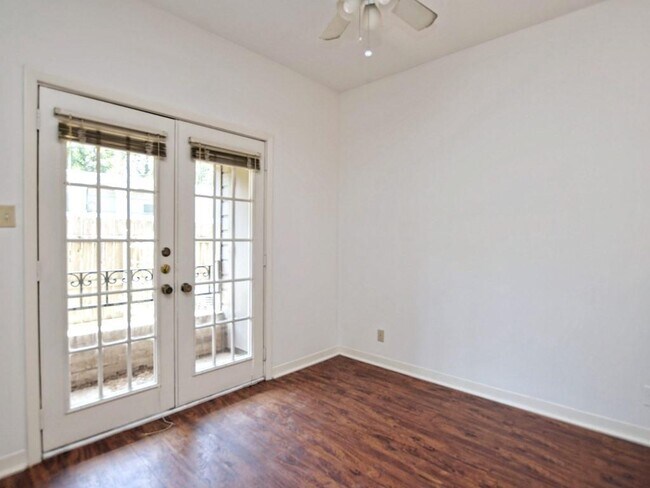 Photo - 2216 San Gabriel St Unit 105