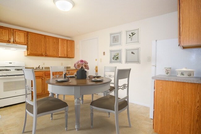 Photo - Middlesex Gardens