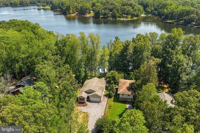 Photo - 686 Lake Caroline Dr