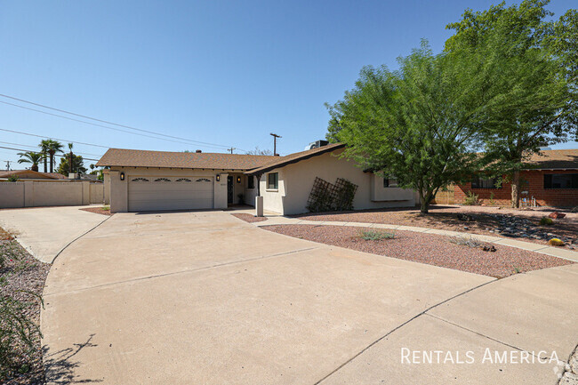 Building Photo - 8501 E Mariposa Dr Rental