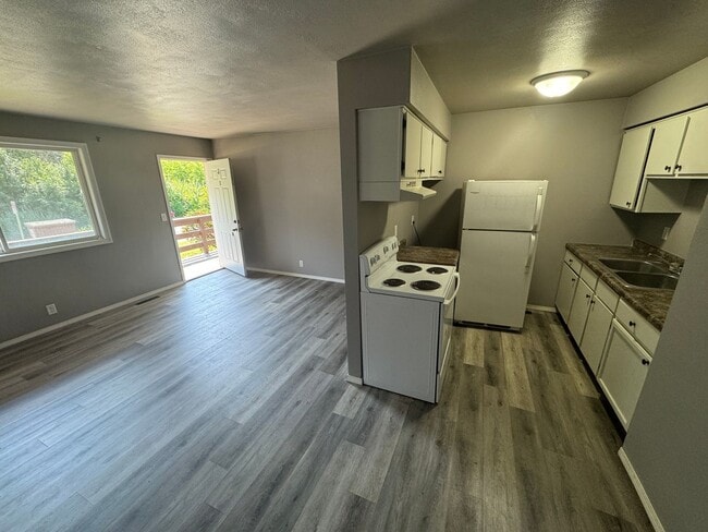 Photo - 213 Sunnyridge Ct Unit D
