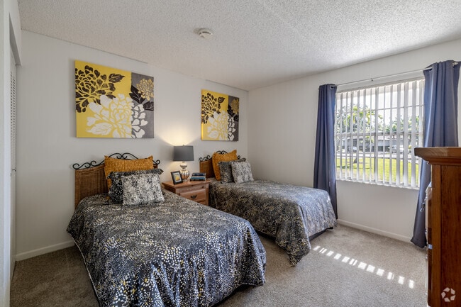 2BR, 2BA - 1,130SF - Second Bedroom