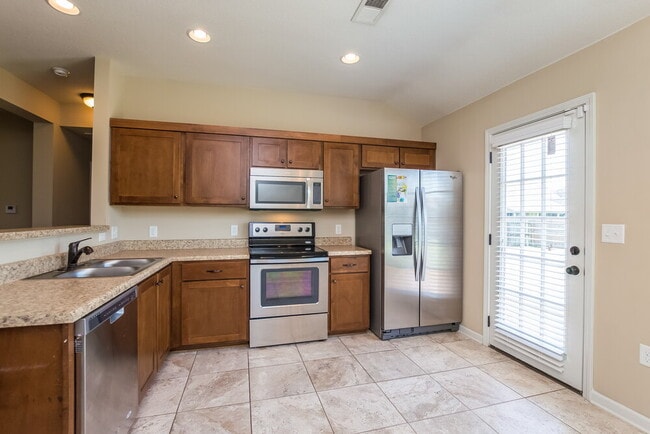 2733 Sapper Ln