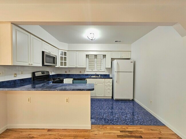 Photo - 113 Palisade Ave Unit 1