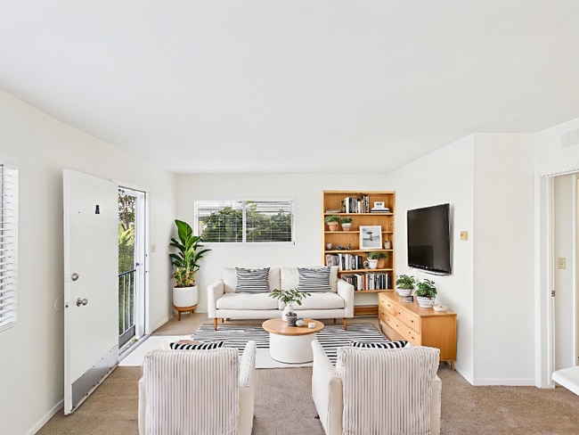 Building Photo - 2340 Ocean St