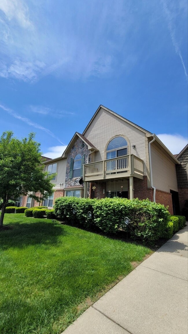 Building Photo - 245 Brookwood Dr Unit 5