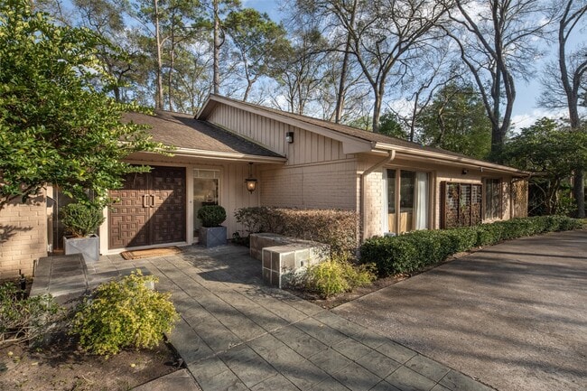 Photo - 614 Saddlewood Ln