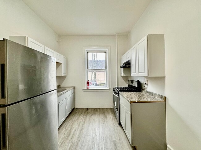 Photo - 197 Lafayette Pl Unit A3