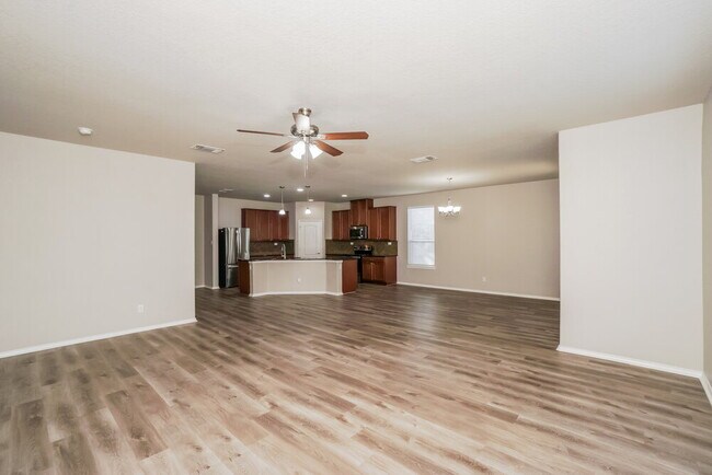 Photo - 20107 Silver Strm