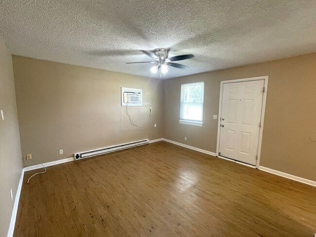 Great 2 Bed 1 Bath in Madison!