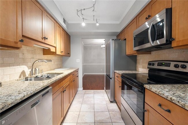 Photo - 1515 Huntingdon Chase