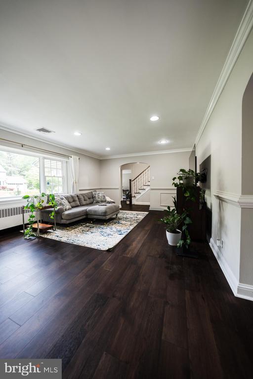 Photo - 1013 Severn Ln