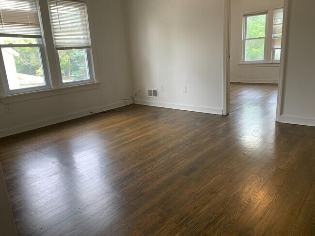 Photo - 207 N Prospect Rd