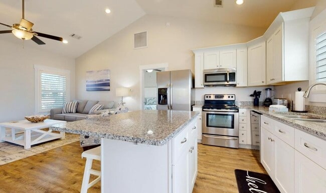 325 Governor Dr