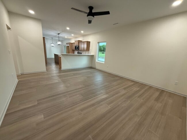 Photo - 405 W Allison St