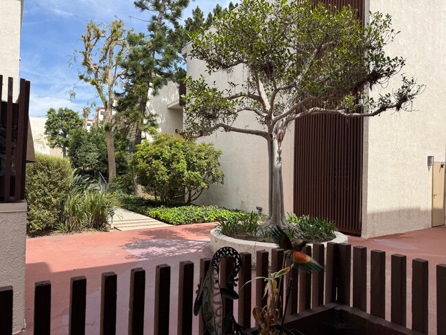 Photo - 5900 Canterbury Dr Unit A123