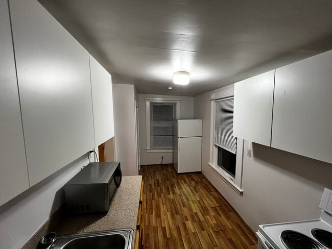 Kitchen - 7356 - 7358 Perry Street Unit 7358 2