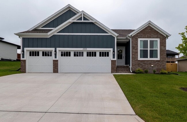 Building Photo - NEW LUXURY 4 BEDROOM 3 CAR GARAGE HOME IN OZARK MO! AVAILABLE 7/01/2026