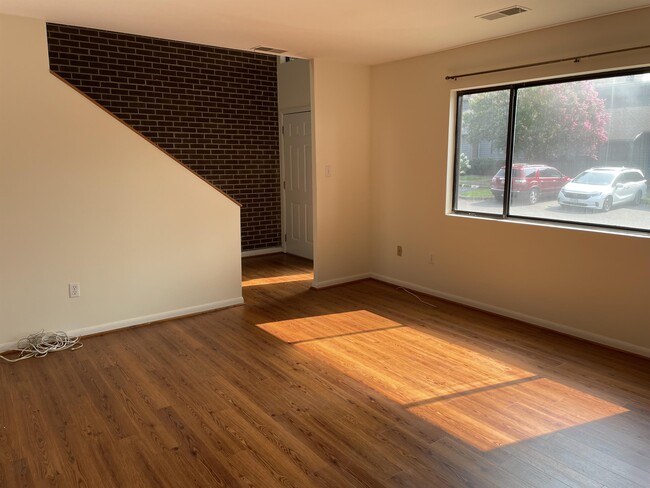 Photo - 146 Harvest Dr