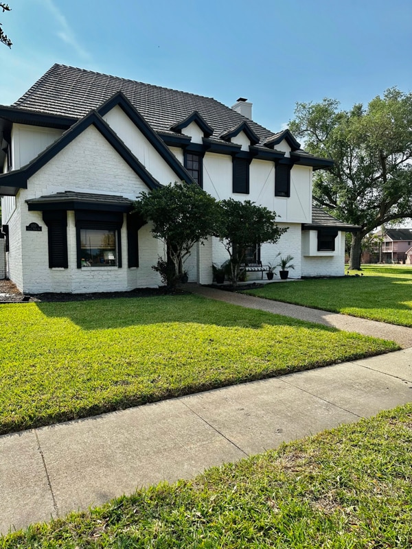 3717 Castle River Dr