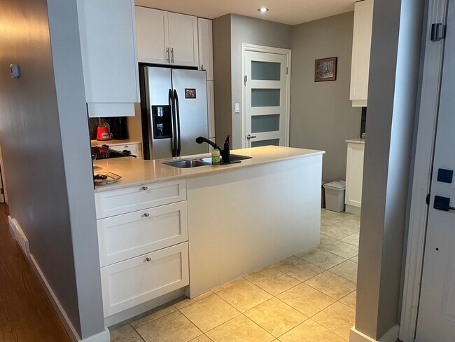 Photo - 3021 10 St NW