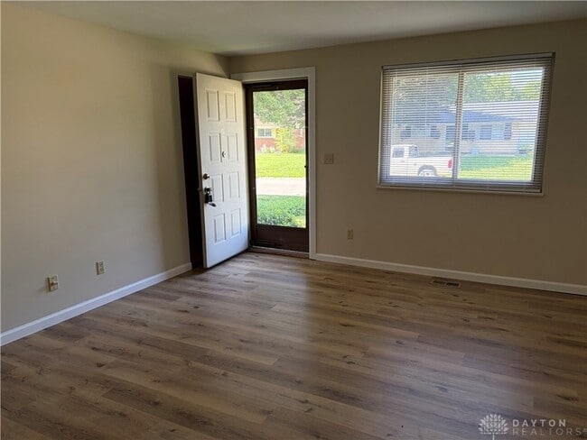 Photo - 6537 Highbury Rd