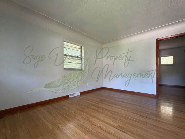 Photo - Charming 1 Bed, 1 Bath Triplex with Private Garage in Sugar Creek!