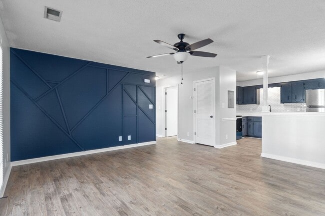 Building Photo - Renovated Two Bedroom Outside Gate 1! Rental