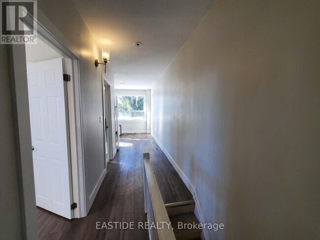 Photo - 212 Monarch Park Ave