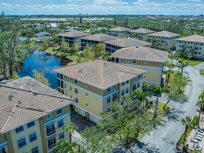 Building Photo - 10031 Lake Cove Dr Rental