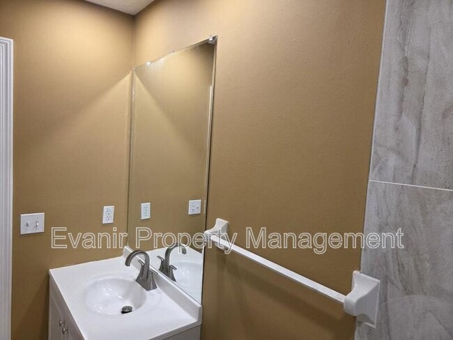 Photo - 3057 Idylwilde Blvd Unit Apt 2-D