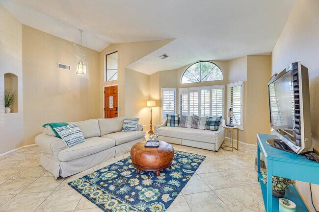 Photo - 253 E Vaughn Ave Unit ID1386143P