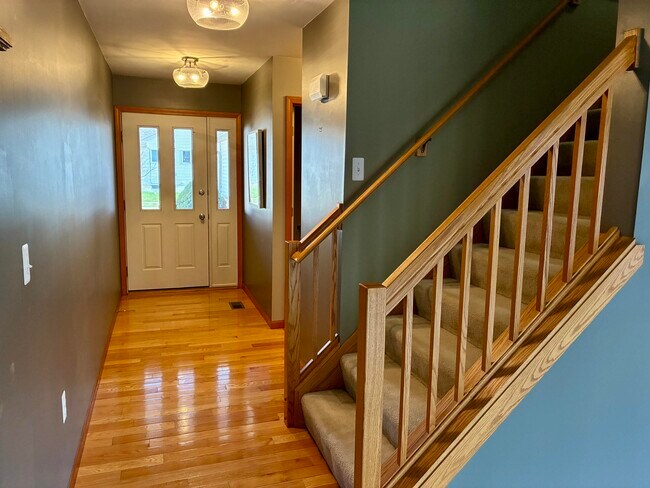 Photo - 571 Sycamore Cir Condo