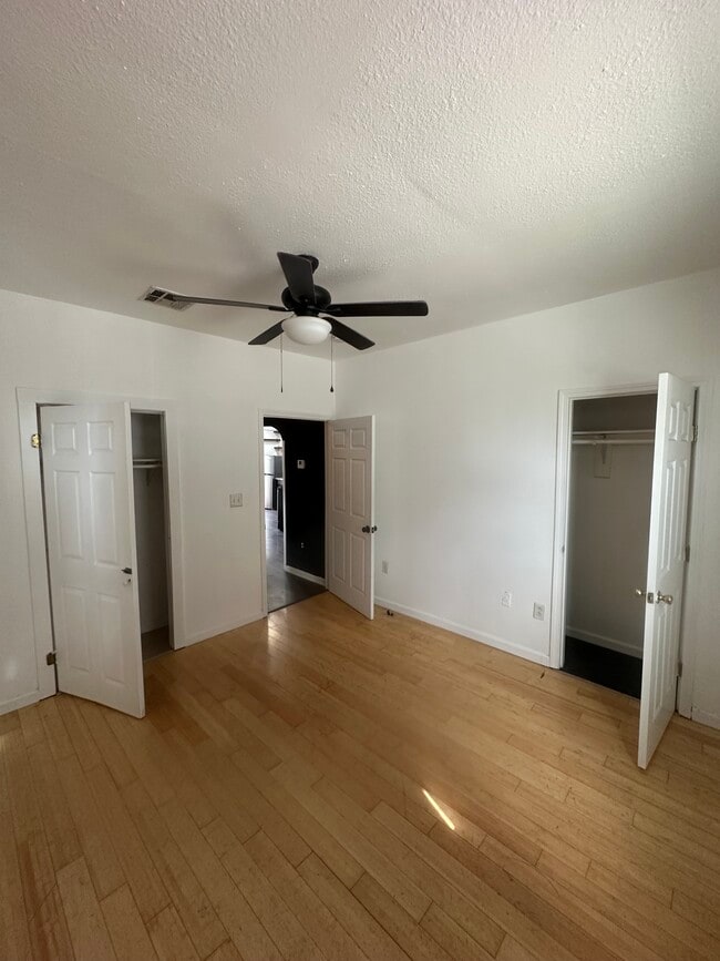 Photo - 1640 Poland Ave