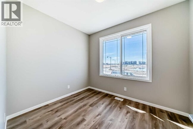 Photo - 1308 Mahogany Blvd SE