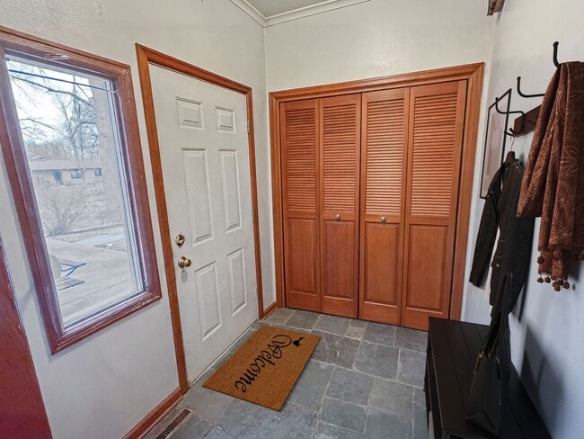 Photo - 5212 Lincoln Way