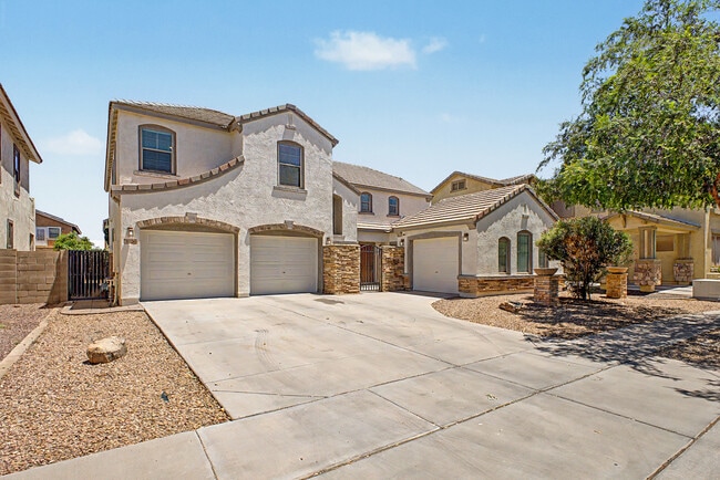 Building Photo - 3928 E Parkview Dr