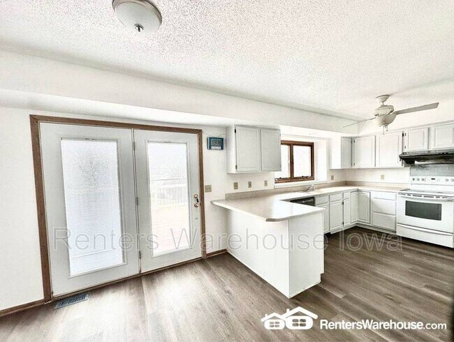 Photo - 2048 Walnut St