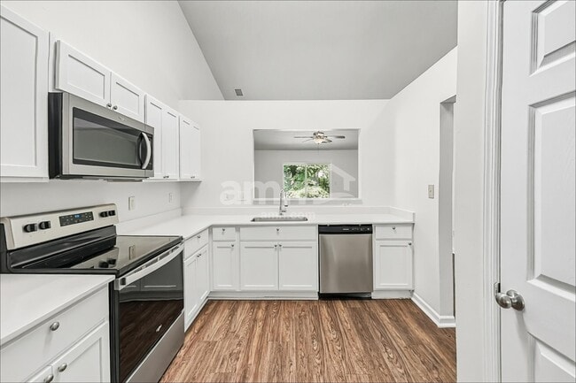 Photo - 10921 Gardenia St