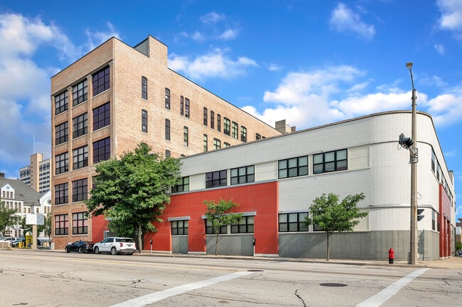 700 Lofts