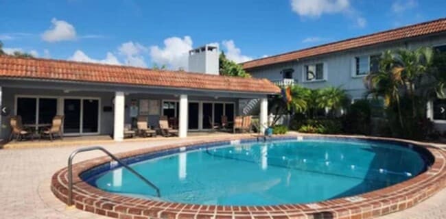 Building Photo - 649 W Oakland Park Blvd