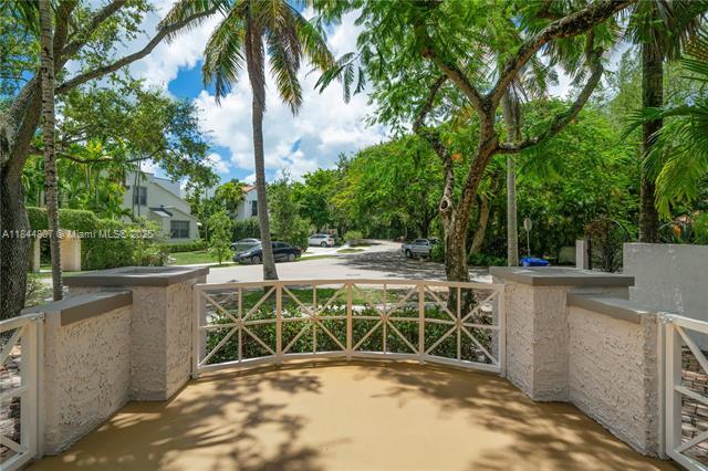 Photo - 1765 Wa Kee Na Dr