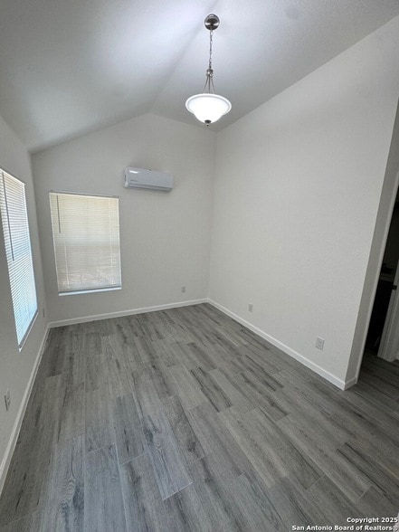 Photo - 261 Blackfoot Trail