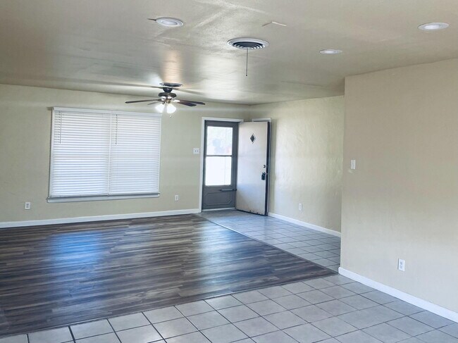 Photo - 1503 46th Pl