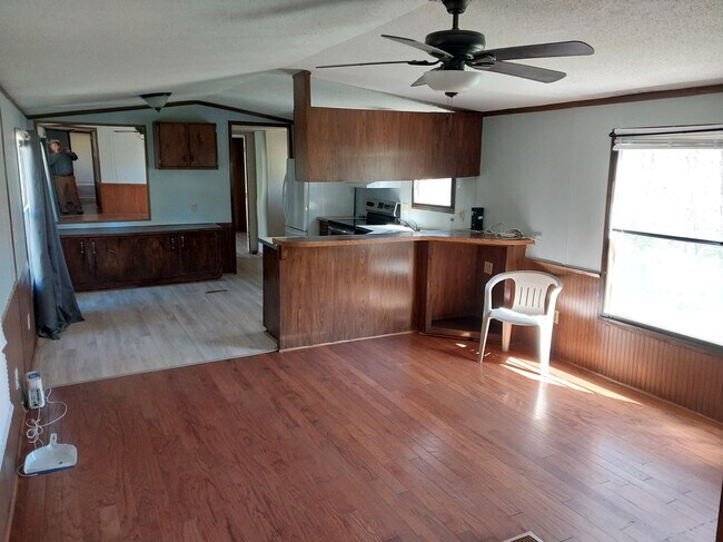 Photo - 211 Duchess Dr