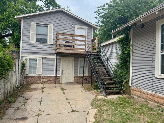 Photo - N. McKinley Ave - Triplex Unit A